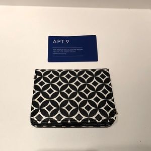 NWT apt 9 wallet with RFID blocking tech b/w